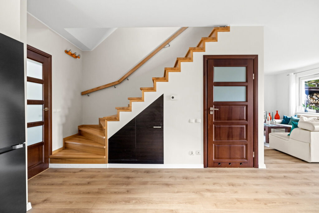 Dom z garażem | zadbany ogród | dobry układ - zdjęcie 8