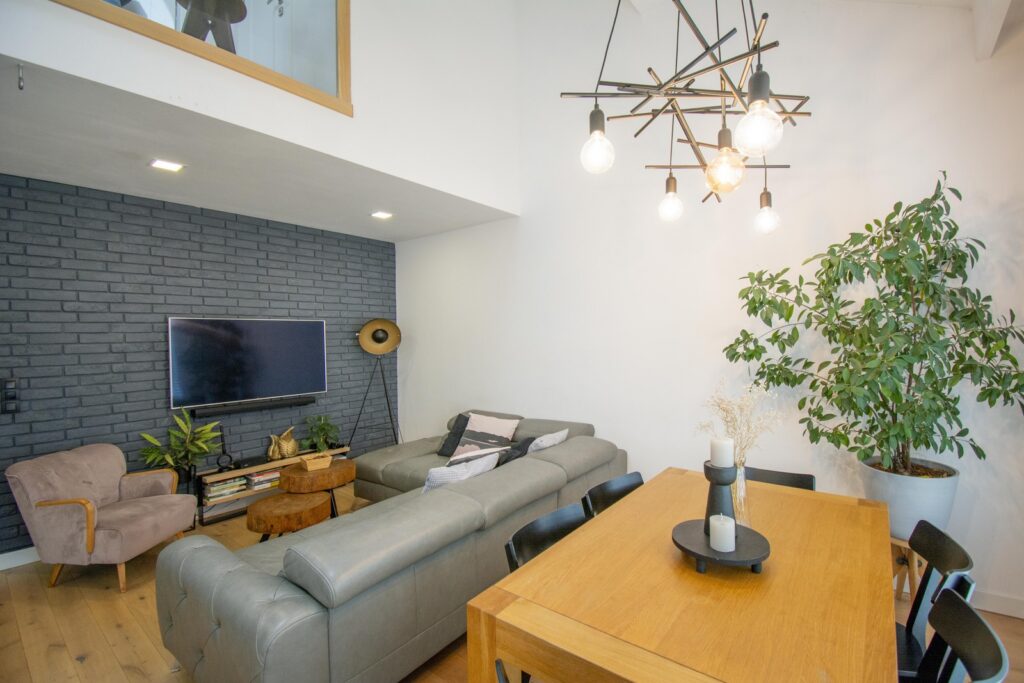 81,65 m2 z antresolą/ Gotowe do wprowadzenia - zdjęcie 2