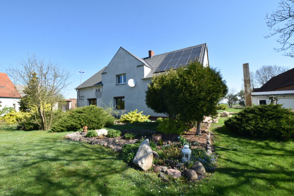 Połowa domu 96 m2, 3 pokoje, duży ogród, - zdjęcie 1