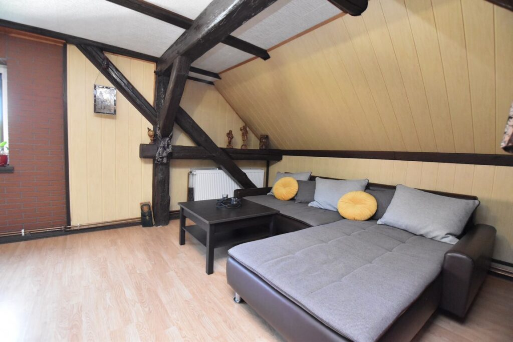 Połowa domu 96 m2, 3 pokoje, duży ogród, - zdjęcie 14