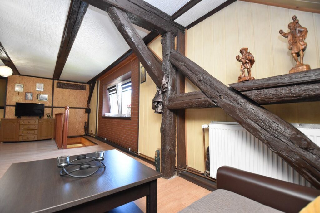 Połowa domu 96 m2, 3 pokoje, duży ogród, - zdjęcie 15