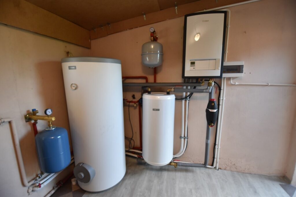 Połowa domu 96 m2, 3 pokoje, duży ogród, - zdjęcie 18