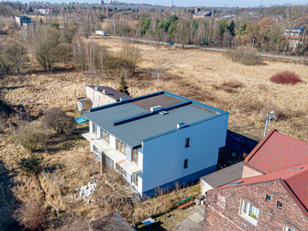 Apartament z ogrodem i garażem - zdjęcie 5