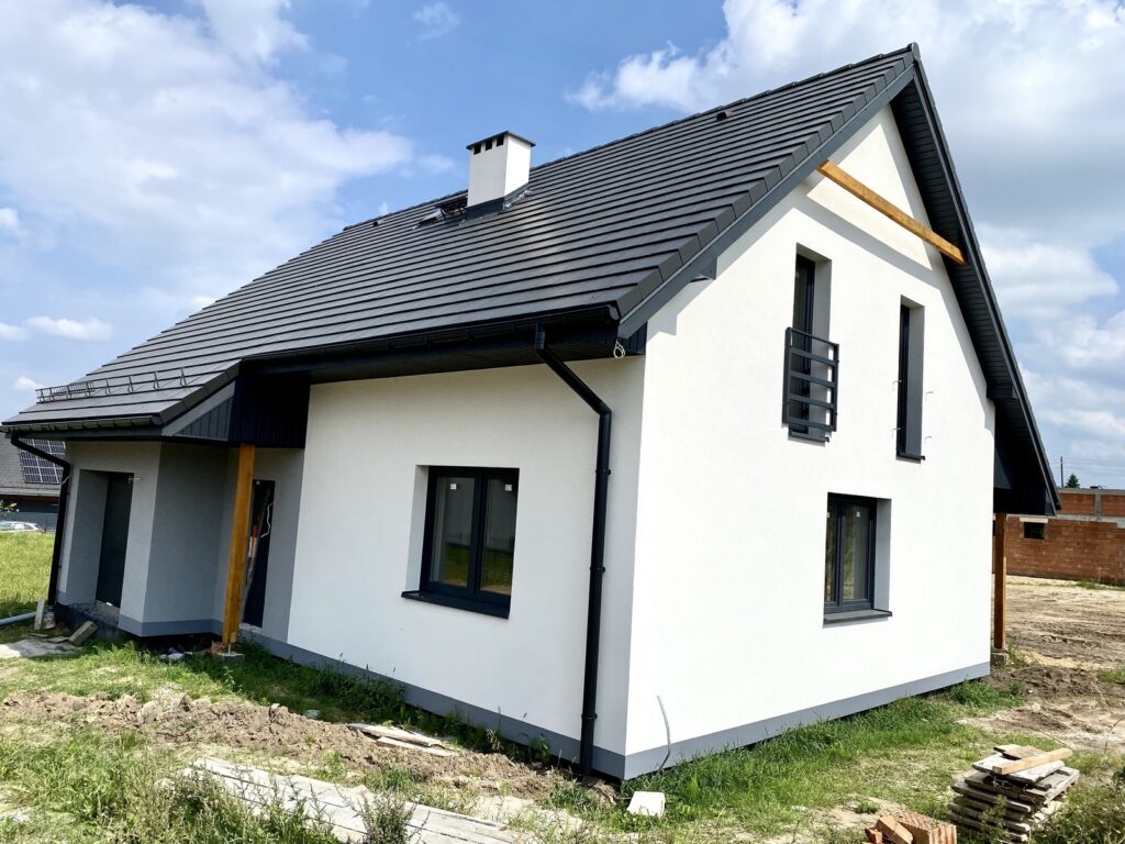 Dom piętrowy z garażem - zdjęcie 6