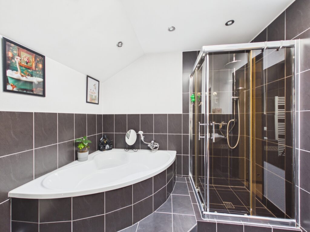Dom na sprzedaż Łubniany, 208 m², 6 pokoi, biuro - zdjęcie 12