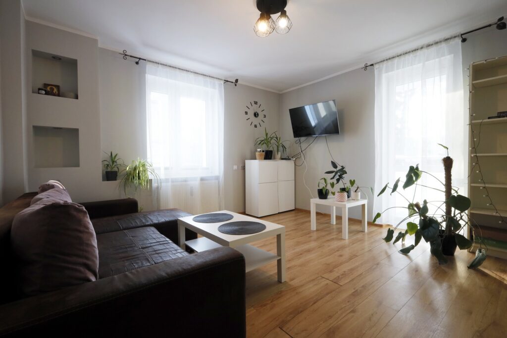 Mieszkanie trzypokojpwe na parterze w centrum - zdjęcie 1
