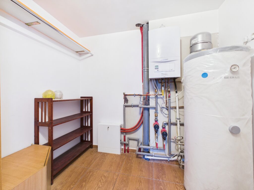 Dom z garażem w atrakcyjnej lokalizacji - zdjęcie 19