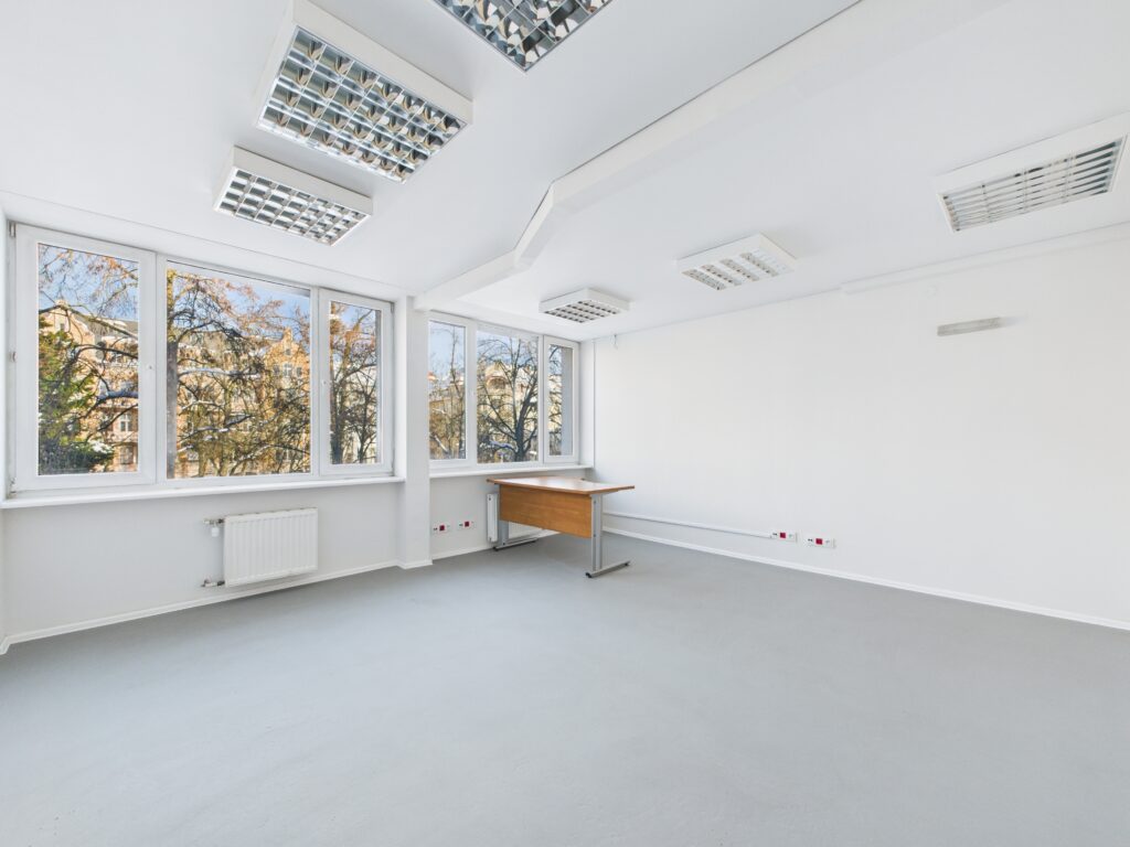 Lokal usługowy w Centrum Olsztyna do wynajęcia - zdjęcie 8