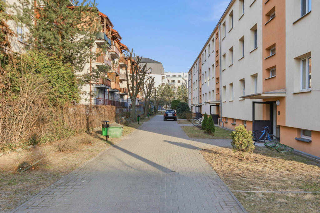 2 pokojowe mieszkanie na zamkniętym osiedlu - zdjęcie 13