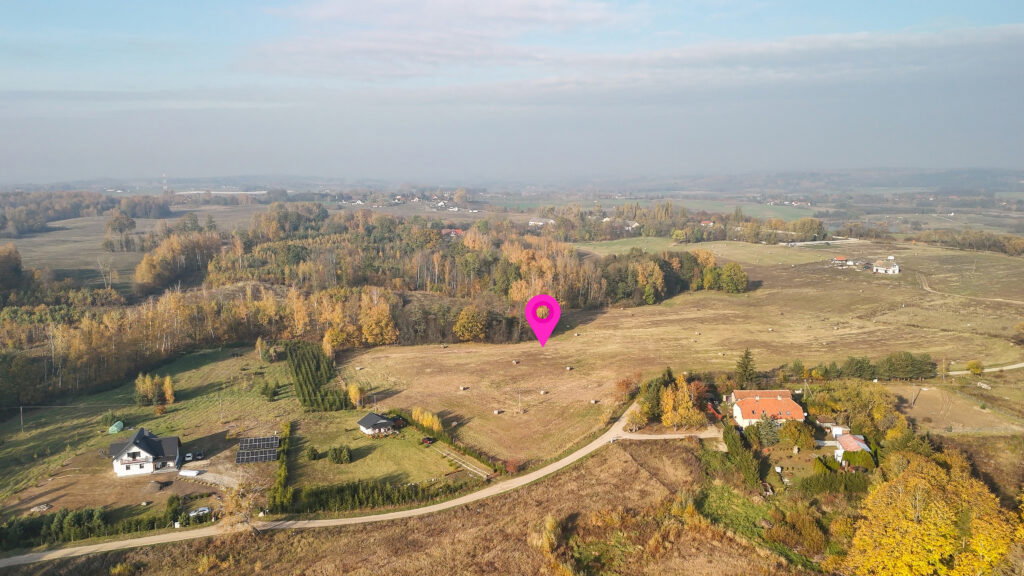 Piękna działka z widokiem na jezioro i WZ - zdjęcie 9