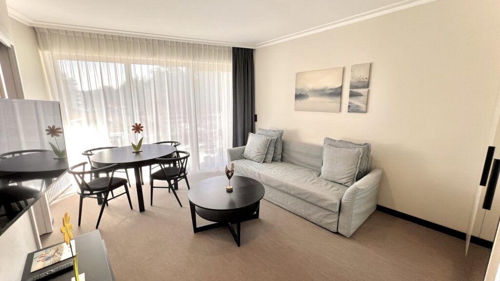 Apartament w Apart Park Albus miejsce parkingowe. - zdjęcie 2