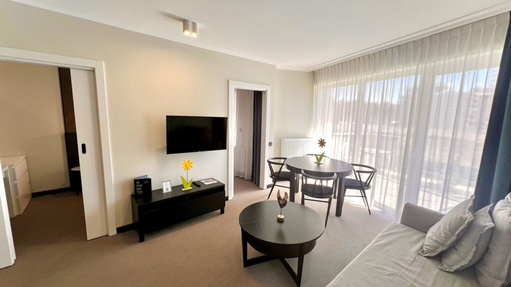 Apartament w Apart Park Albus miejsce parkingowe. - zdjęcie 3