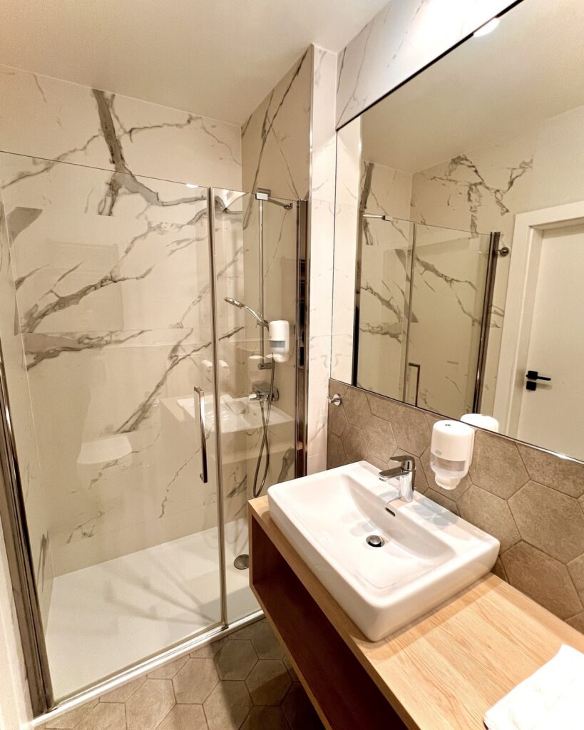 Apartament w Apart Park Albus miejsce parkingowe. - zdjęcie 15