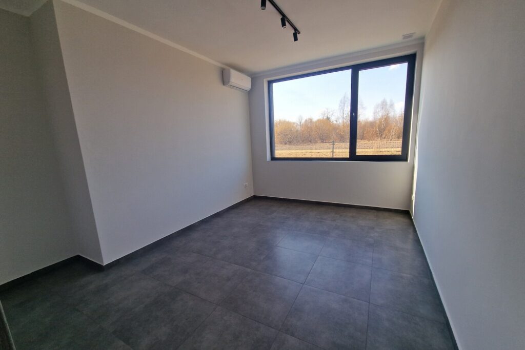 Lokal  200m² Ujrzanów - nowoczesne I duży parking - zdjęcie 5