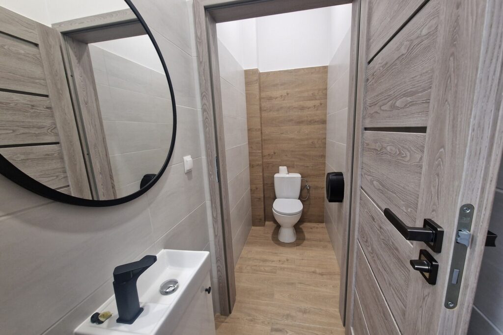 Lokal  200m² Ujrzanów - nowoczesne I duży parking - zdjęcie 11