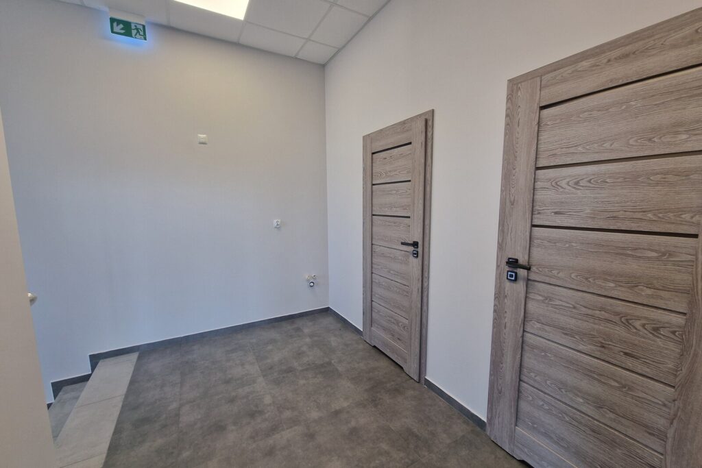 Lokal  200m² Ujrzanów - nowoczesne I duży parking - zdjęcie 9