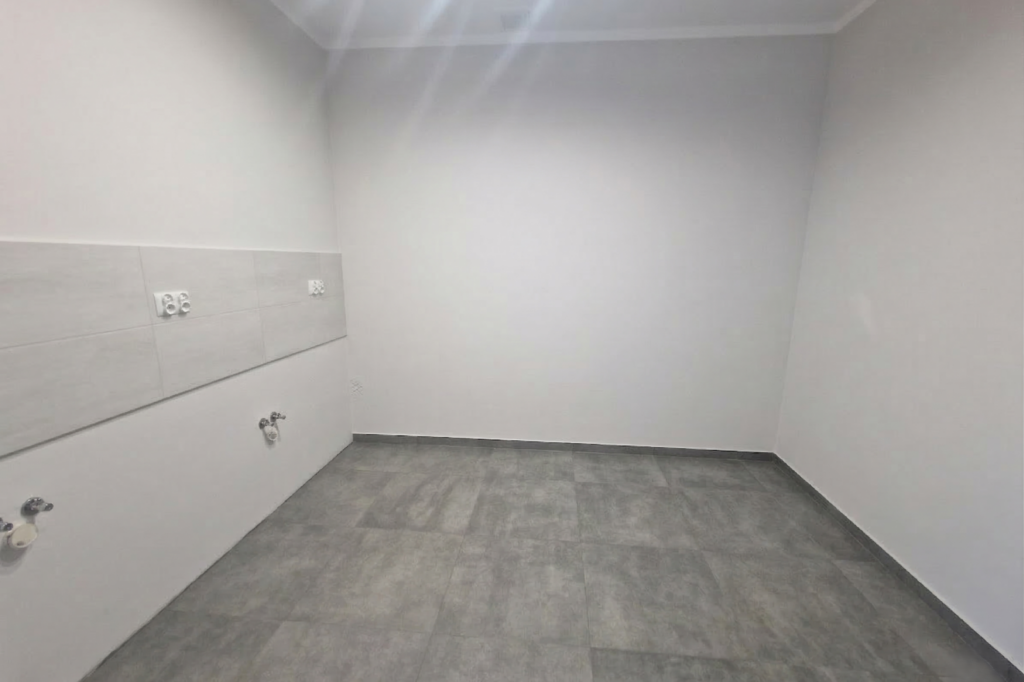 Lokal  200m² Ujrzanów - nowoczesne I duży parking - zdjęcie 7