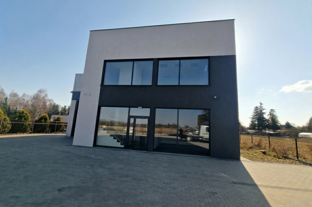 Lokal  200m² Ujrzanów - nowoczesne I duży parking - zdjęcie 1