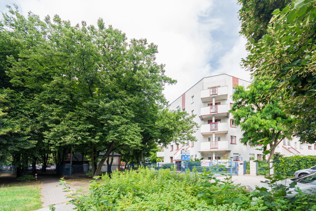 3 pokojowe mieszkanie z balkonem - zdjęcie 1