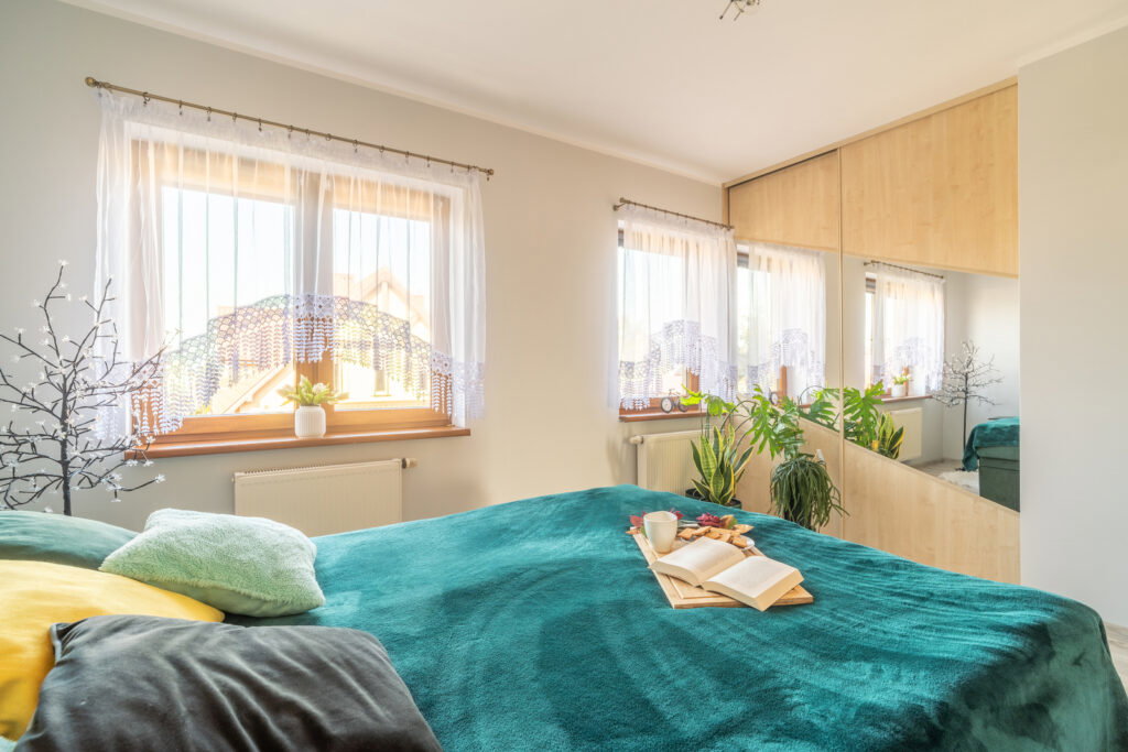 Komfortowy dom z ogrodem, kominkiem i fotowoltaiką - zdjęcie 8