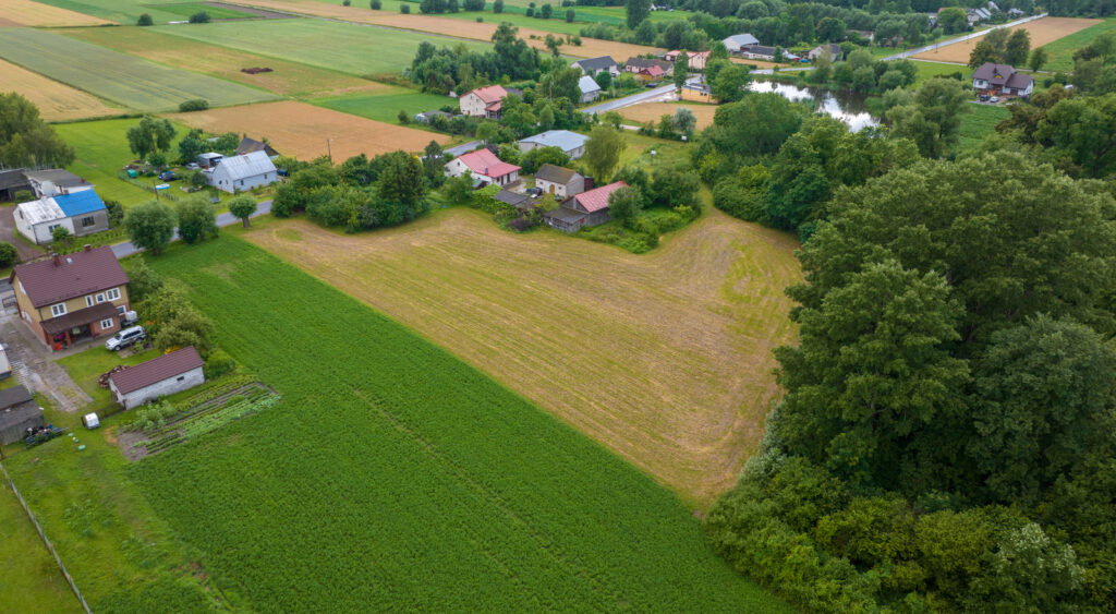 Działka rolna pod zabudowę mieszkaniową - zdjęcie 13