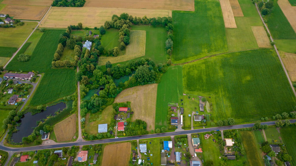 Działka rolna pod zabudowę mieszkaniową - zdjęcie 14