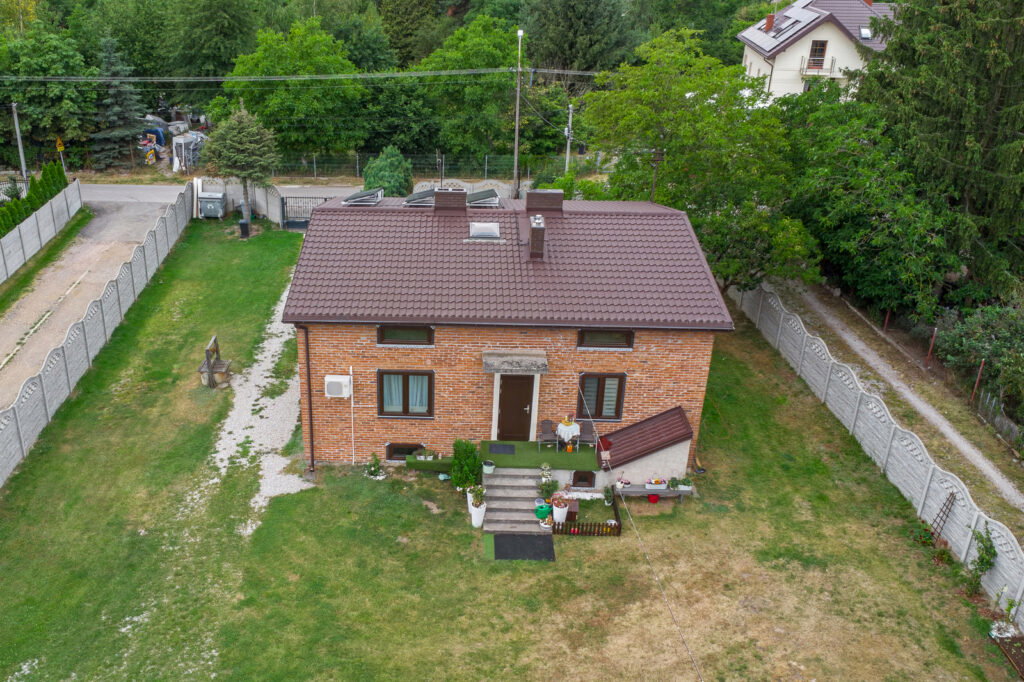 Posesja z domem i budynkami gospodarczymi Janki - zdjęcie 21