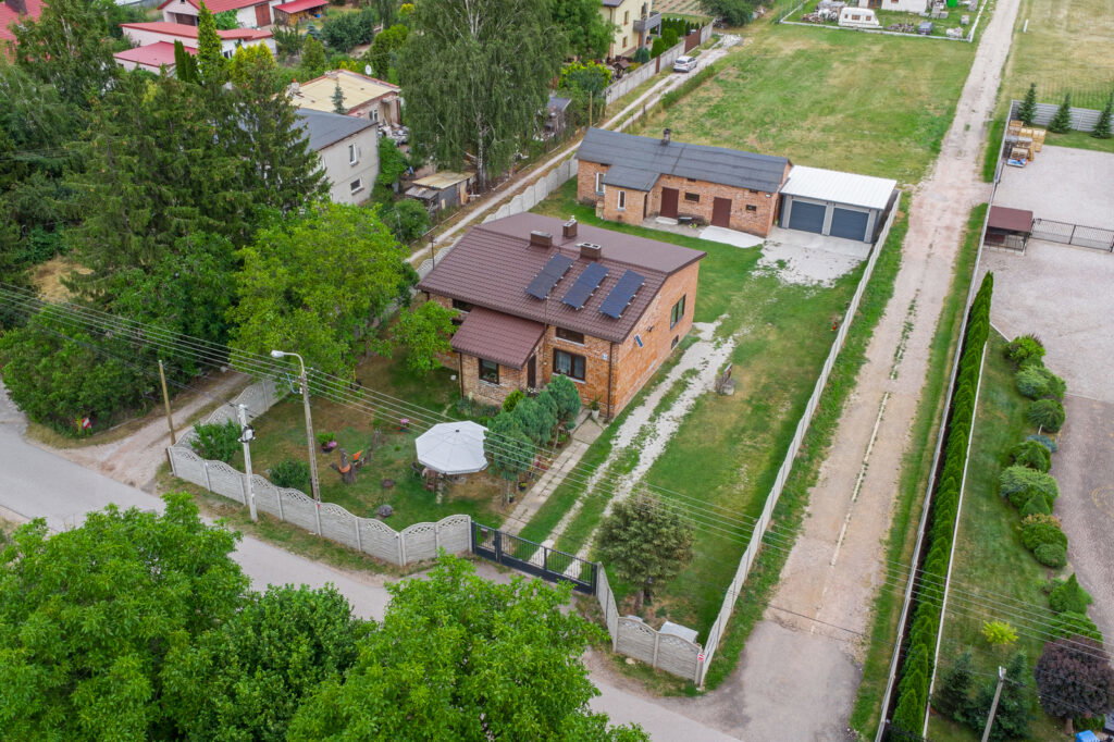 Posesja z domem i budynkami gospodarczymi Janki - zdjęcie 24