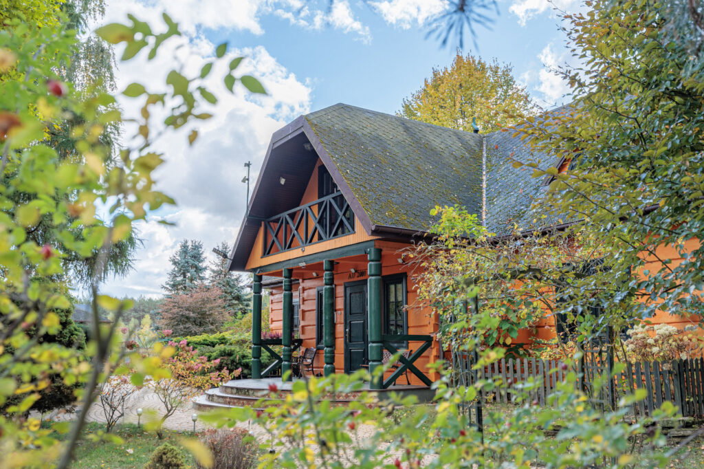 Piękny dom z bala na działce 6900m2 obok Warszawy - zdjęcie 12