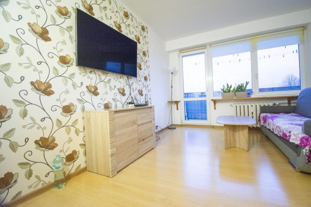Spółdzielczo- własnościowe 48.3 m2/balkon/piwnica - zdjęcie 1