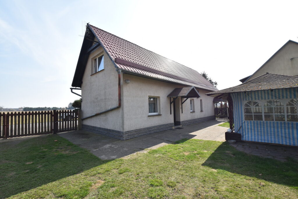 2 domy, 7 pokoi + 160 m2 b.gospodarcze, staw i las - zdjęcie 5