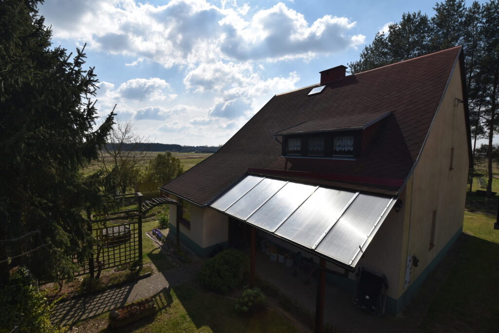 2 domy, 7 pokoi + 160 m2 b.gospodarcze, staw i las - zdjęcie 3