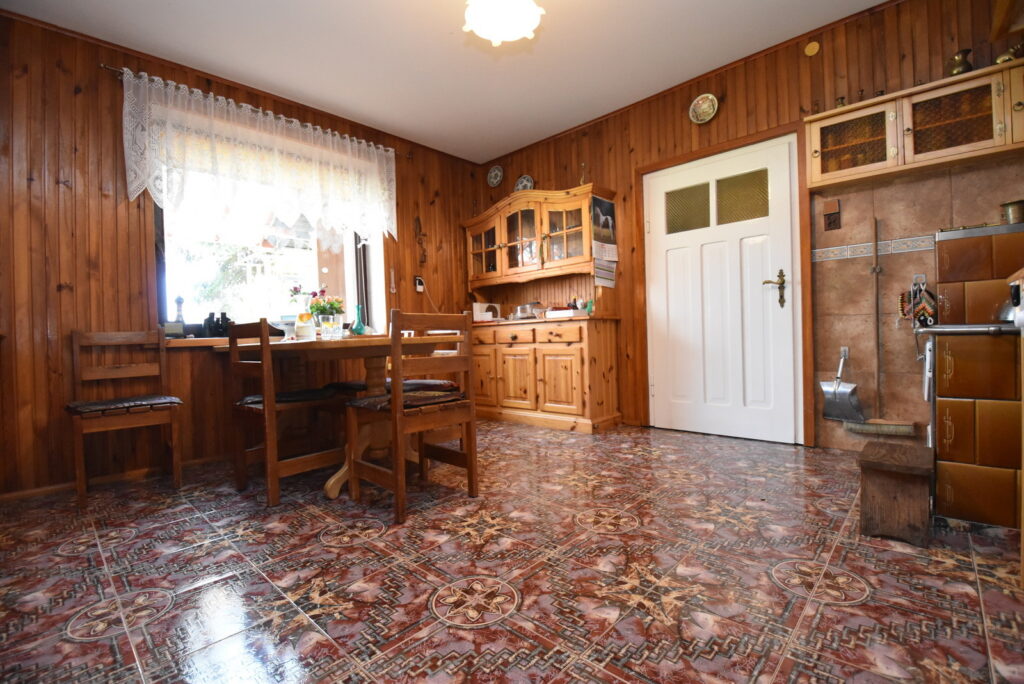 2 domy, 7 pokoi + 160 m2 b.gospodarcze, staw i las - zdjęcie 15