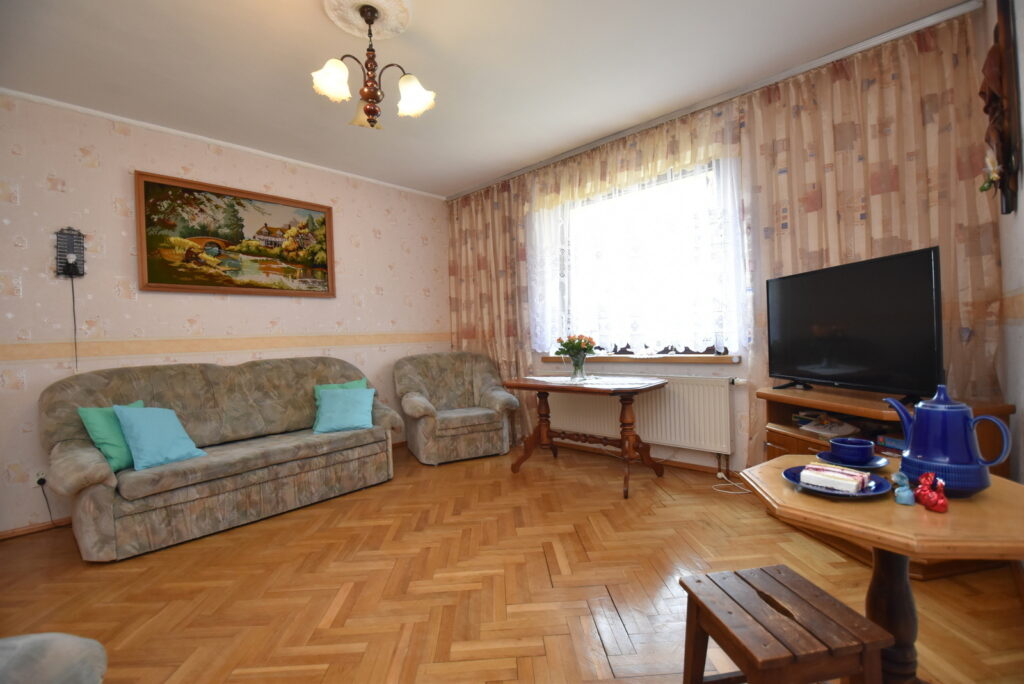 2 domy, 7 pokoi + 160 m2 b.gospodarcze, staw i las - zdjęcie 18