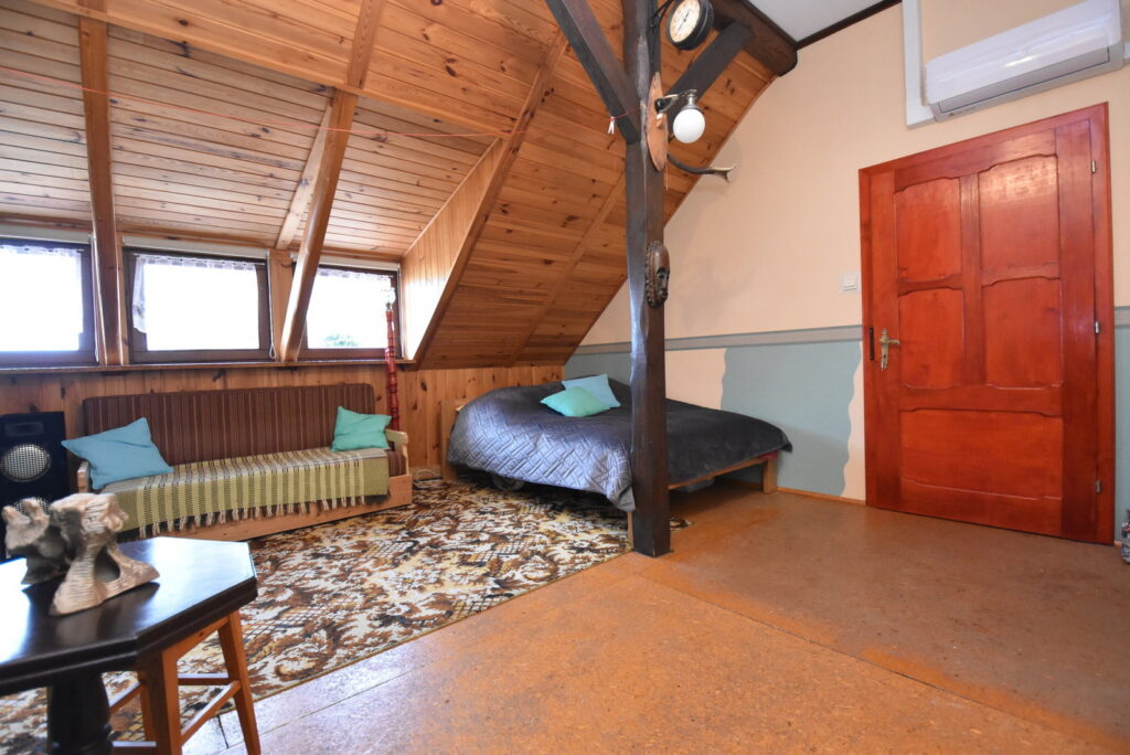 2 domy, 7 pokoi + 160 m2 b.gospodarcze, staw i las - zdjęcie 19