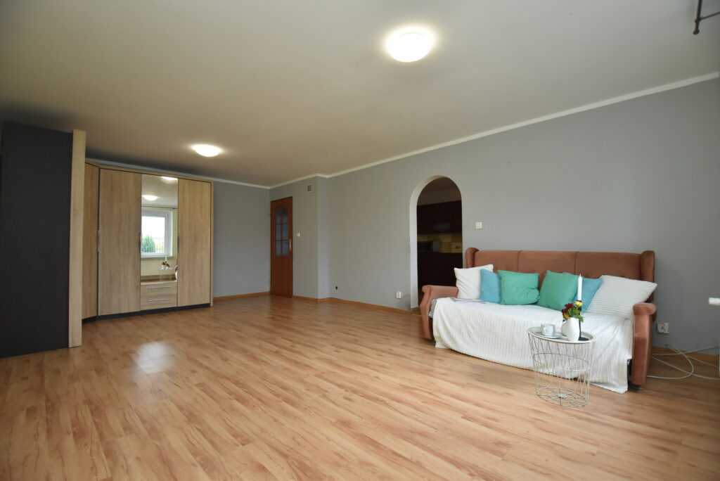 Dom 110 m2 , działka 75 arów, otoczenie lasów - zdjęcie 5