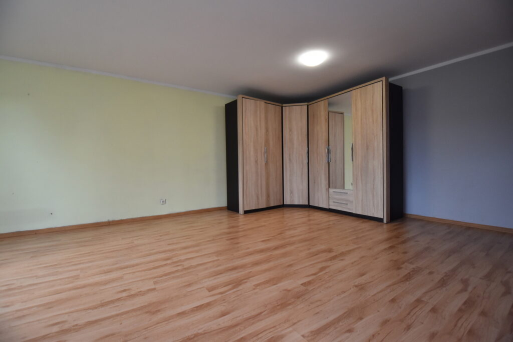 Dom 110 m2 , działka 75 arów, otoczenie lasów - zdjęcie 6