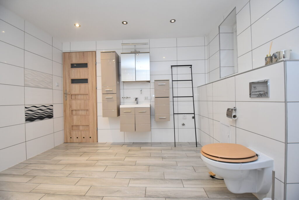 Dom 110 m2 , działka 75 arów, otoczenie lasów - zdjęcie 3