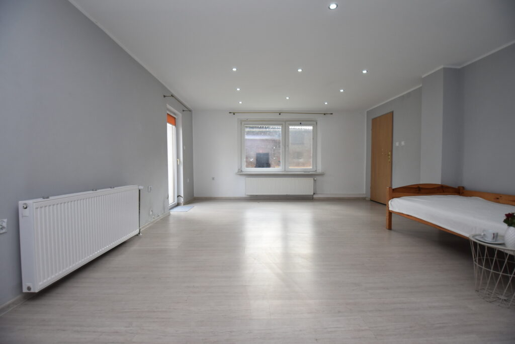 Dom 110 m2 , działka 75 arów, otoczenie lasów - zdjęcie 8