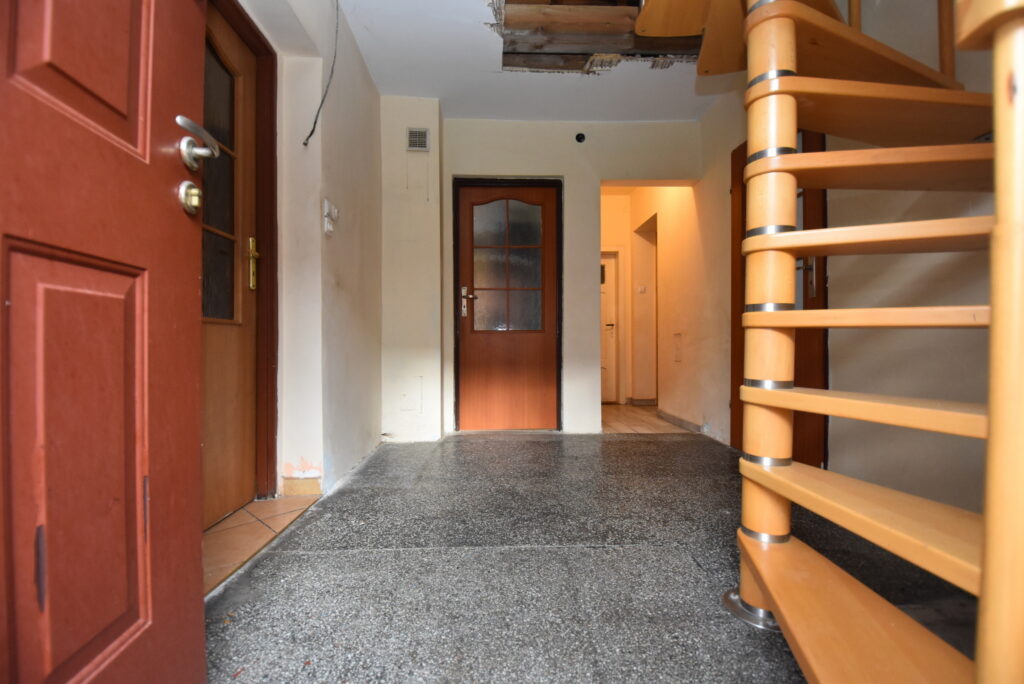 Dom 110 m2 , działka 75 arów, otoczenie lasów - zdjęcie 10
