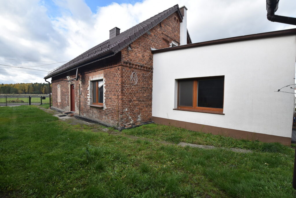 Dom 110 m2 , działka 75 arów, otoczenie lasów - zdjęcie 1