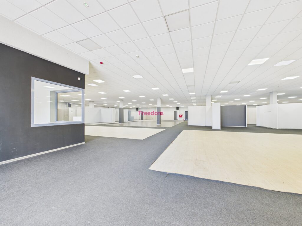 Kompleks Komercyjny 3430 m² przy DK9 - zdjęcie 4