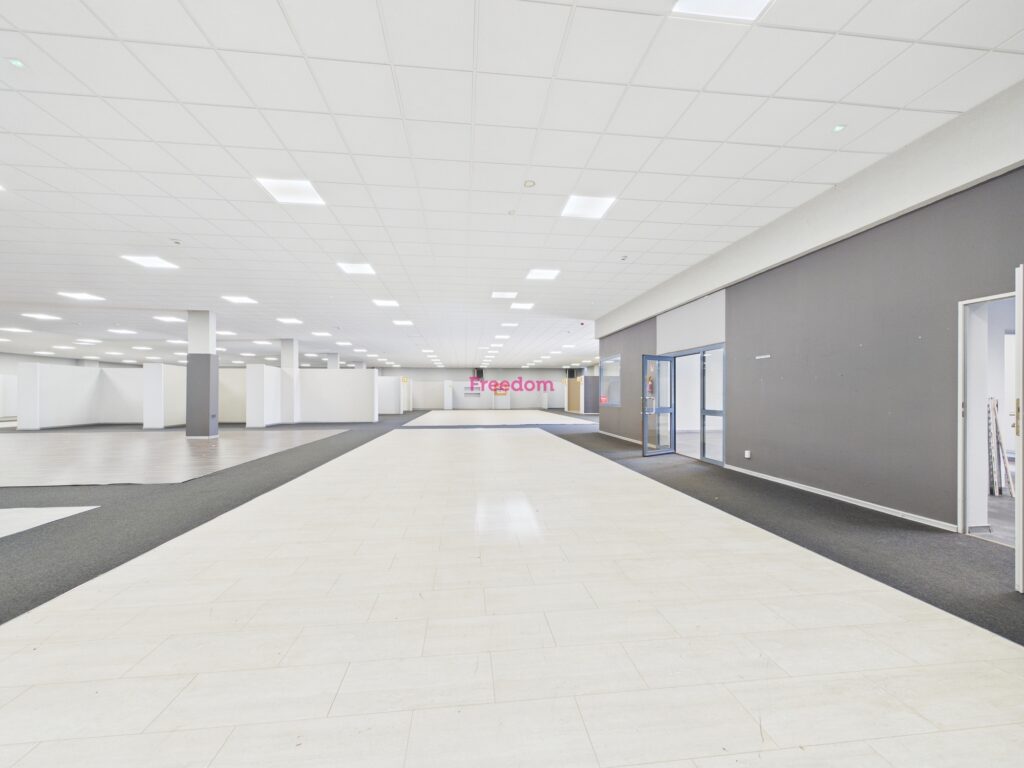 Kompleks Komercyjny 3430 m² przy DK9 - zdjęcie 1