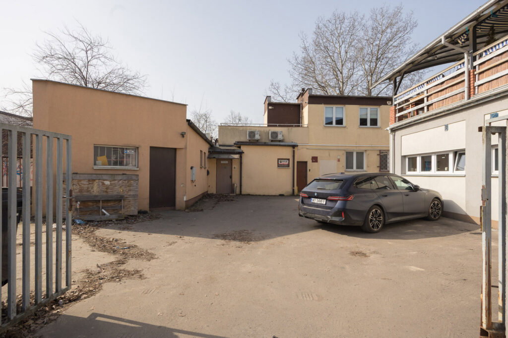 Budynek usługowo-mieszkalny,  Targówek - zdjęcie 16