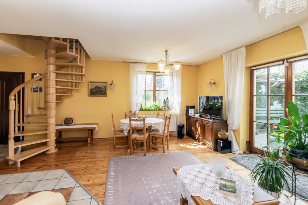 Komfortowy dom wolnostojący w Bobolicach - zdjęcie 32