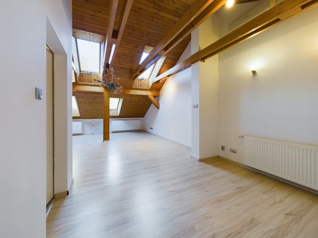 Dom ze stajnią, siedlisko, ranczo, agroturystyka - zdjęcie 10