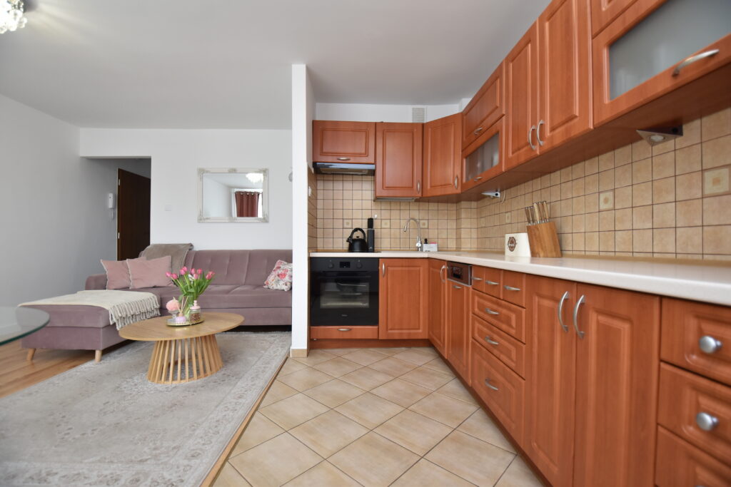 Mieszkanie 3 pokoje, 1 piętro, blok, balkon - zdjęcie 4
