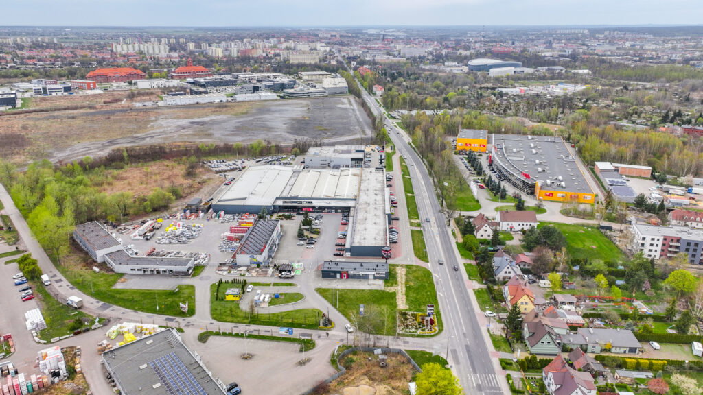 Lokal handlowo - usługowy na wynajem 244 m2 - zdjęcie 3