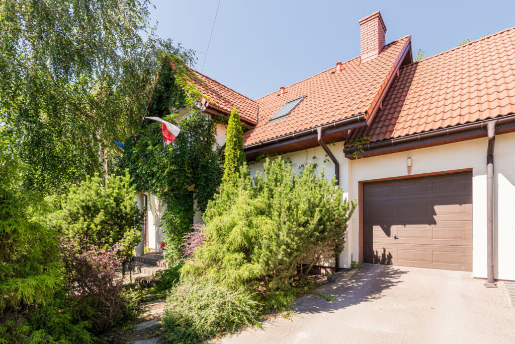 Klimatyczny dom pod Warszawą do wprowadzenia - zdjęcie 17