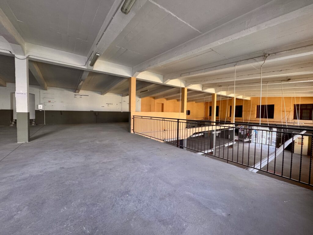 700 m² - wielofunkcyjny lokal w placem i magazynem - zdjęcie 8
